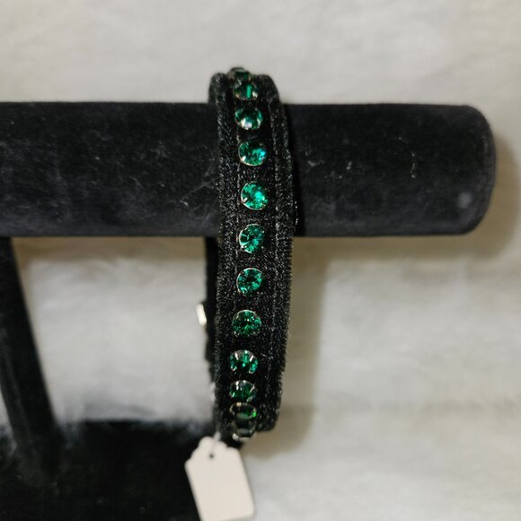 NEW Green Rhinestone Chocker/Collar on Black Velvet - Picture 1 of 15